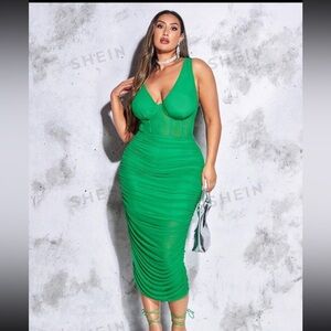 Plus V Neck Ruched Mesh Overlay Bodycon Dress - SHEIN